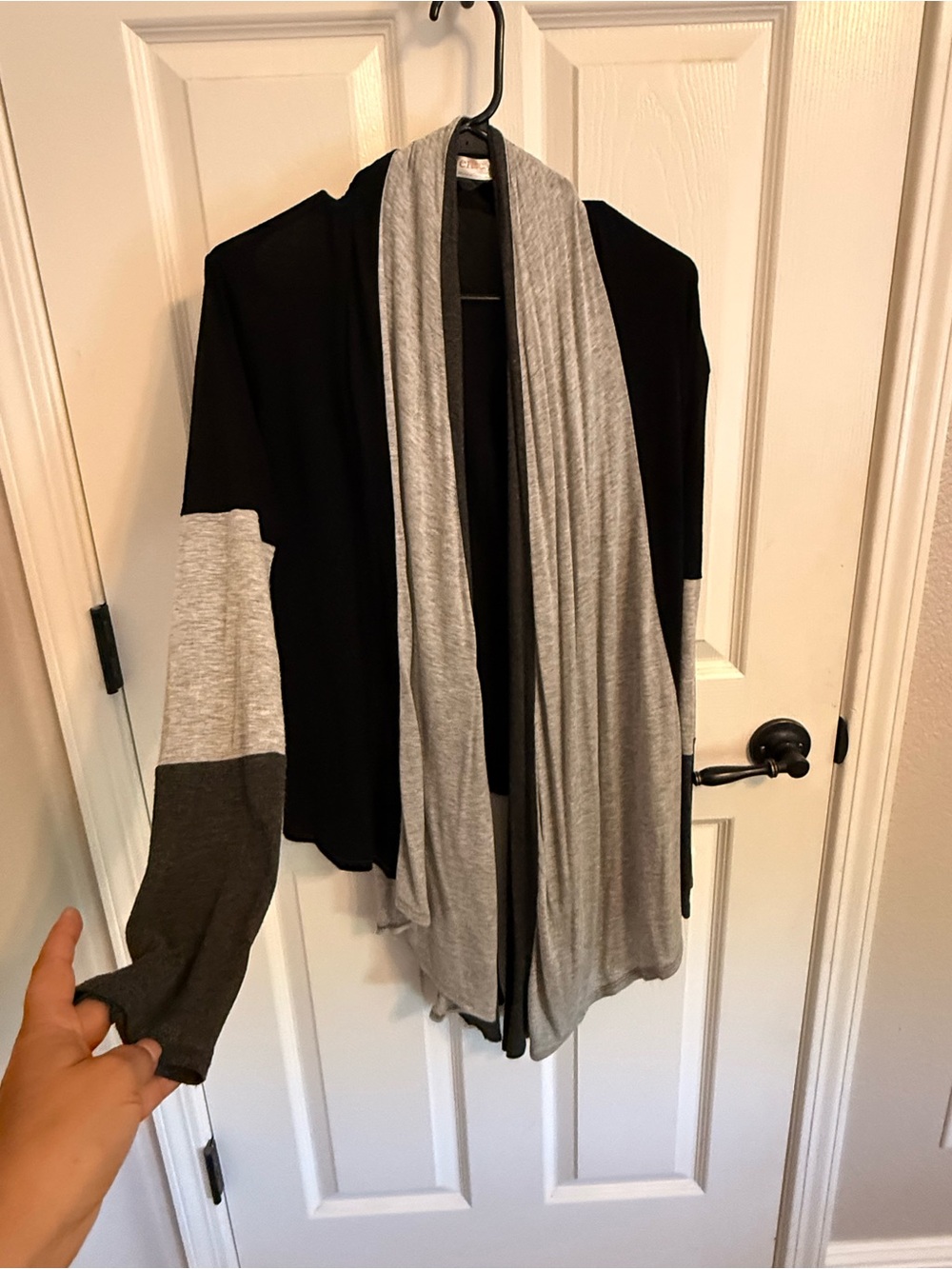 Renee C Open Front Colorblock Cardigan Black Gray Long Sleeve